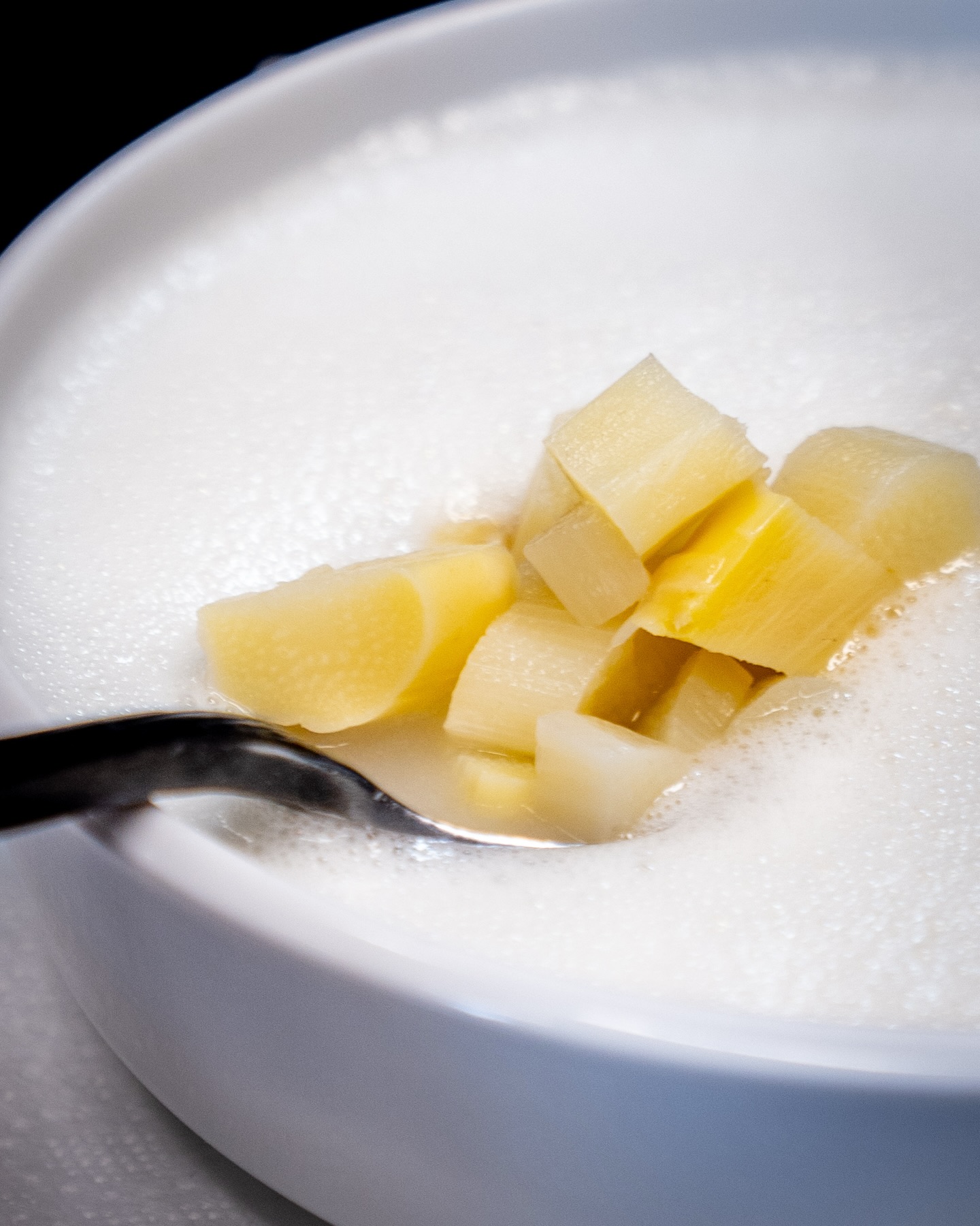 Spargelschaumsuppe mit Einlage aus unserer aktuellen Tageskarte! 🥣

#b3 #wattens #restaurant #bar #menü8#b3, #wattens, #restaurant, #bar, #menü