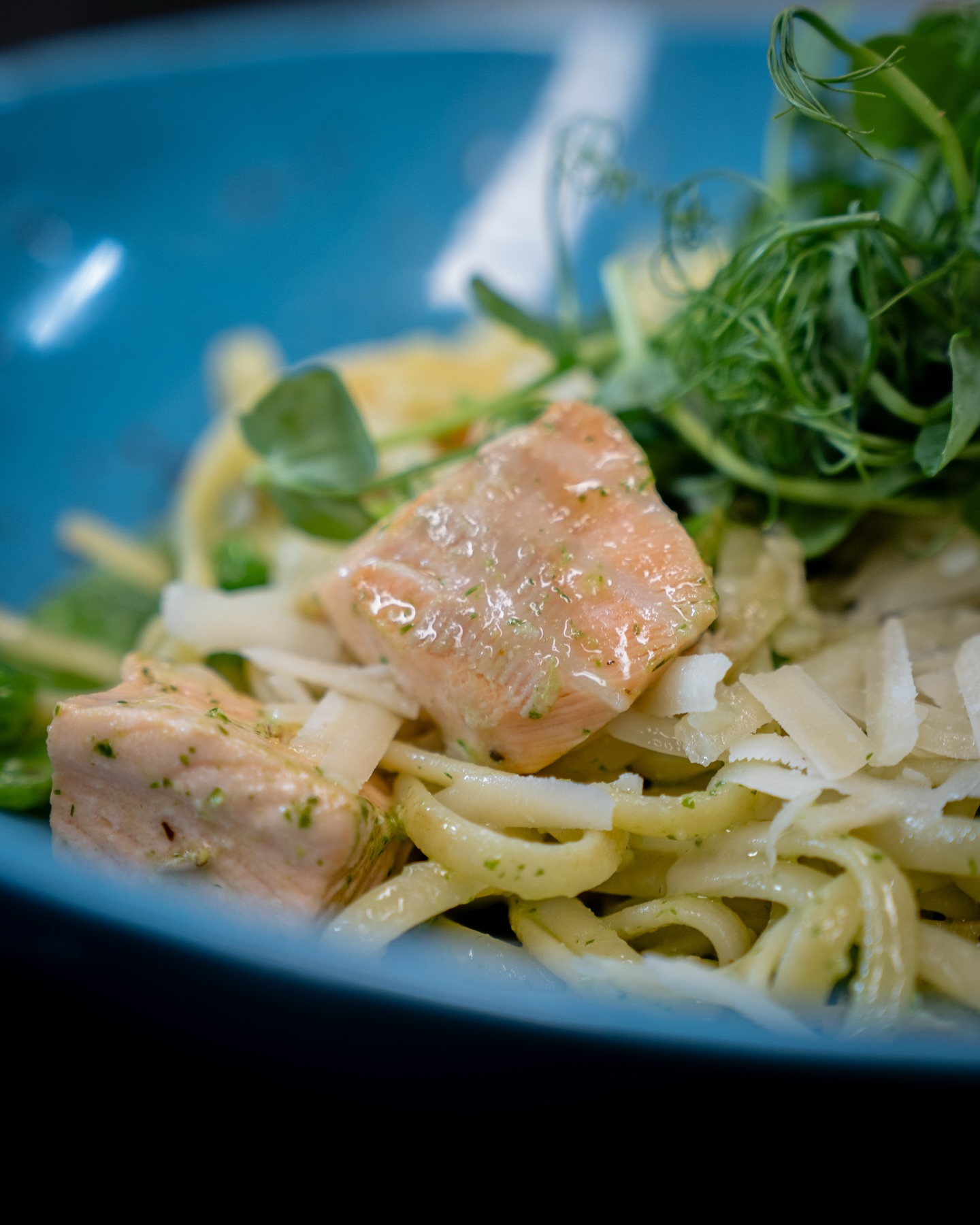 Lachs-Pasta mit Erbsenpesto & zweierlei Erbsen aus unserer aktuellen Wochenkarte! 🐟🫛

#b3 #wattens #restaurant #fish #foodlover9#b3, #wattens, #restaurant, #fish, #foodlover