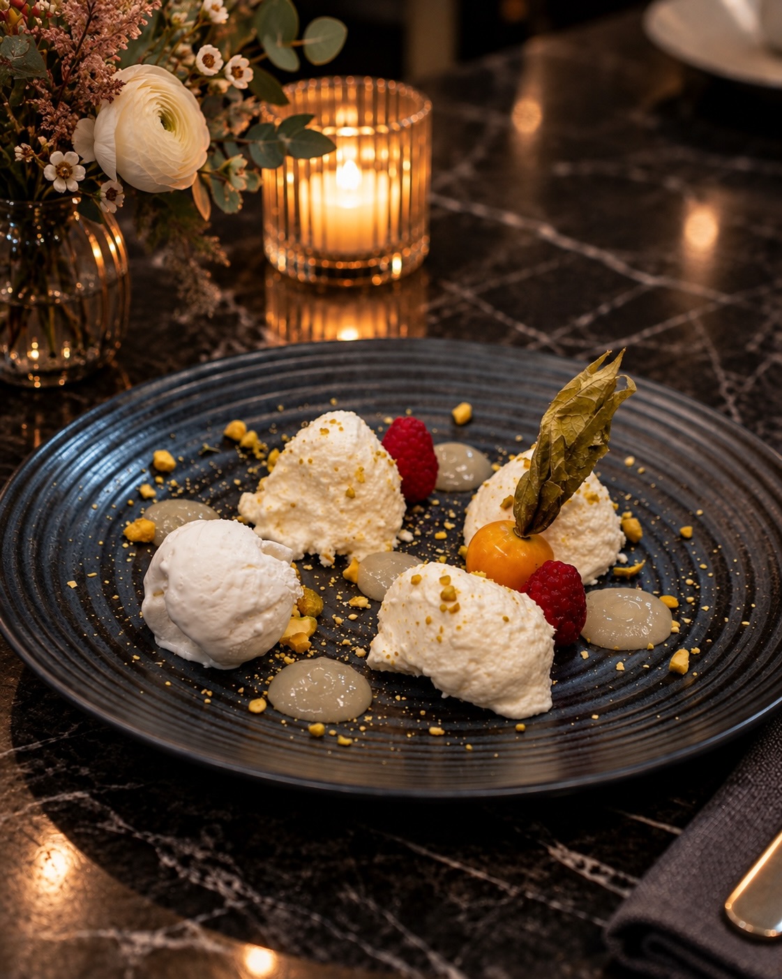 Honigmelonen Mousse mit Kokoseis & Pistazien aus unserer aktuellen Wochenkarte! 🍨

#dessert #mousse #menü #restaurant #wattens7#dessert, #mousse, #menü, #restaurant, #wattens