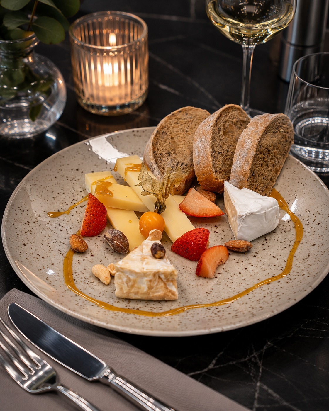 3erlei Käse aus unserer aktuellen Wochenkarte! 🧀

#b3 #restaurant #dessert #menü #cheese8#b3, #restaurant, #dessert, #menü, #cheese