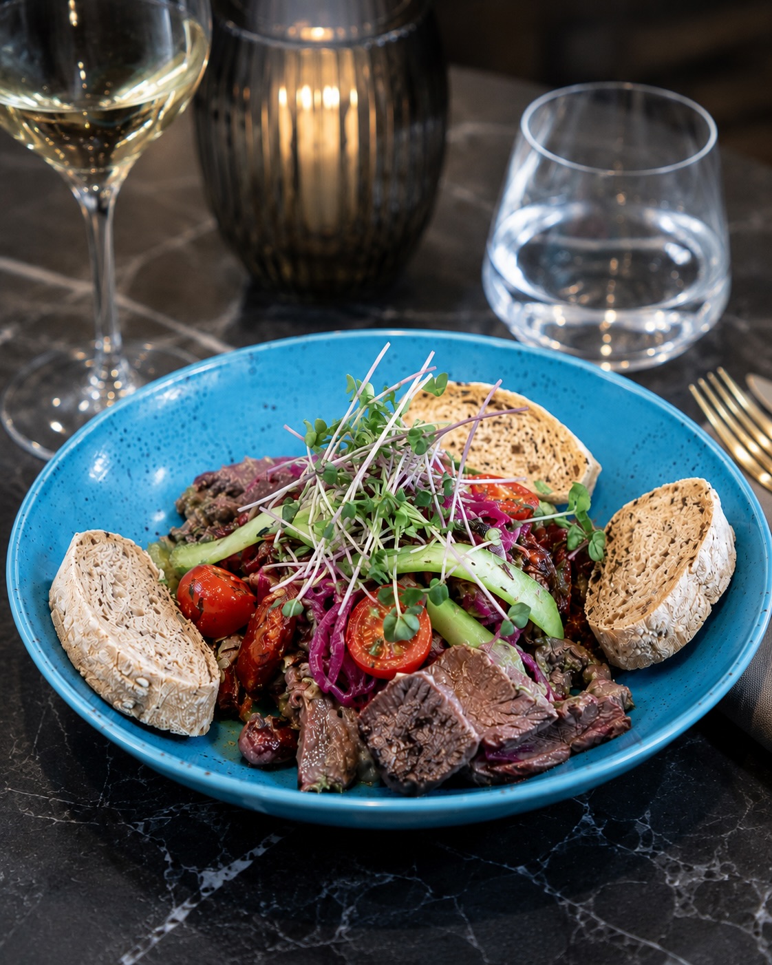 Rindfleischsalat aus unserer aktuellen Wochenkarte! 🥩🥗

#restaurant #menü #dinner #aperitivo #beef5#restaurant, #menü, #dinner, #aperitivo, #beef
