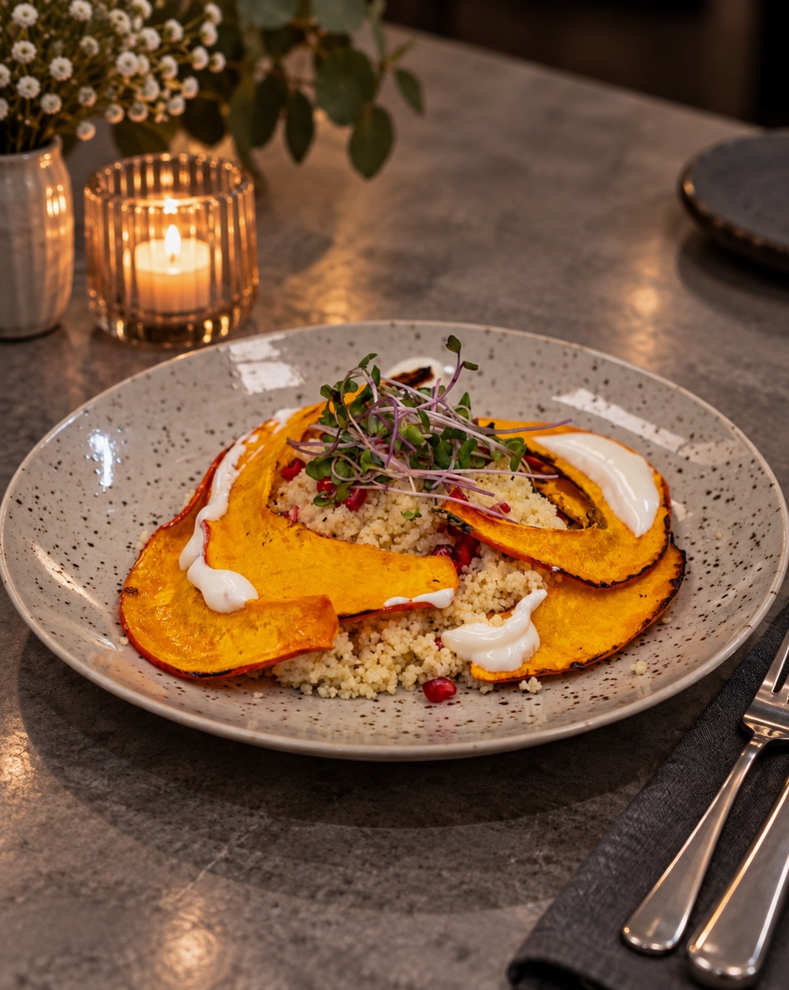 Couscous Salat mit Granatapfelkernen & gegrilltem Kürbis aus unserer aktuellen Wochenkarte! 🎃

#restaurant #couscous #salad #pumpkin #autumn10#restaurant, #couscous, #salad, #pumpkin, #autumn