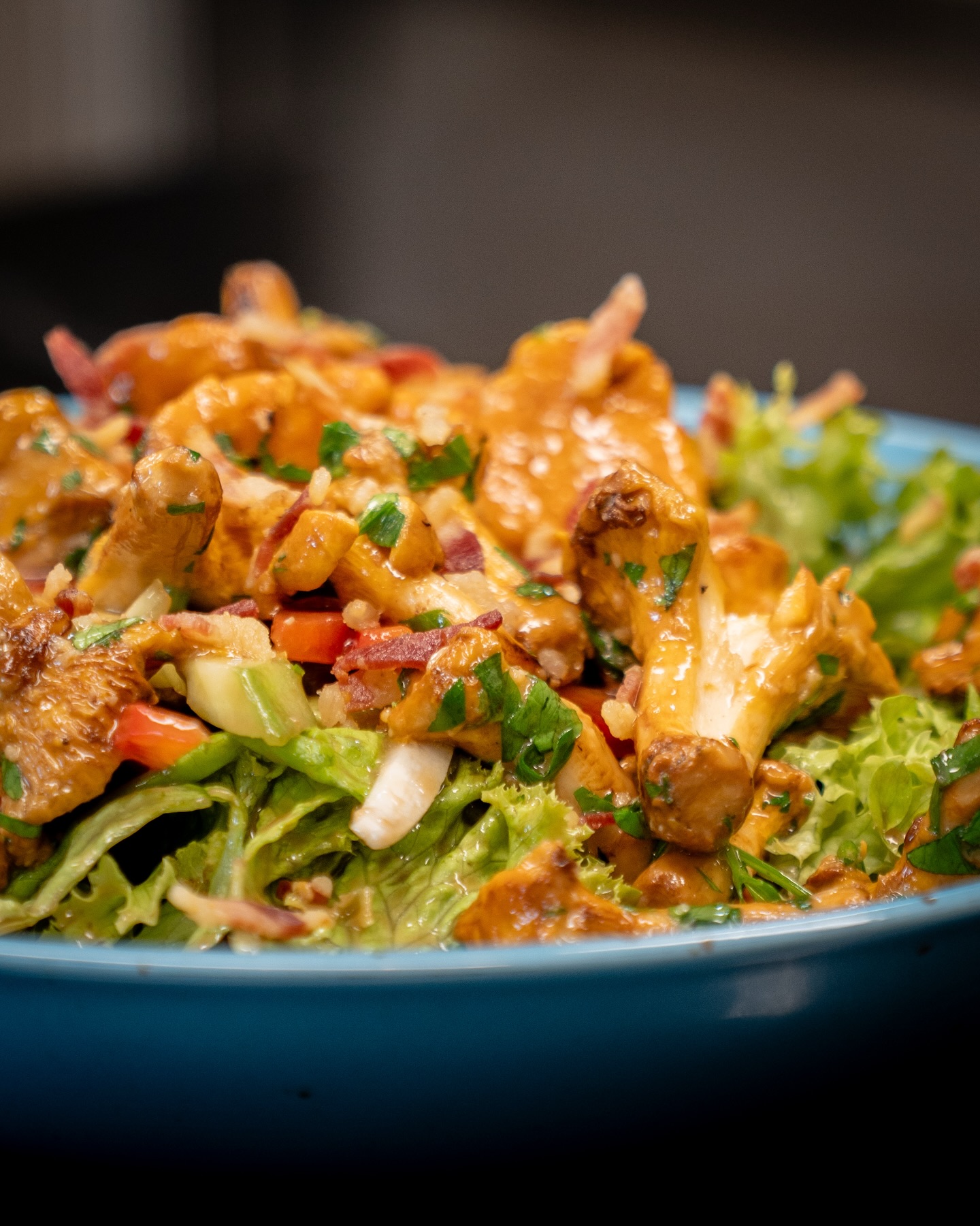 Bunter Sommersalat mit gebratenen Eierschwammerl & Pancetta aus unserer aktuellen Wochenkarte! 🍄‍🟫🥗

#b3 #wattens #restaurant #menü #eierschwammerl11#b3, #wattens, #restaurant, #menü, #eierschwammerl
