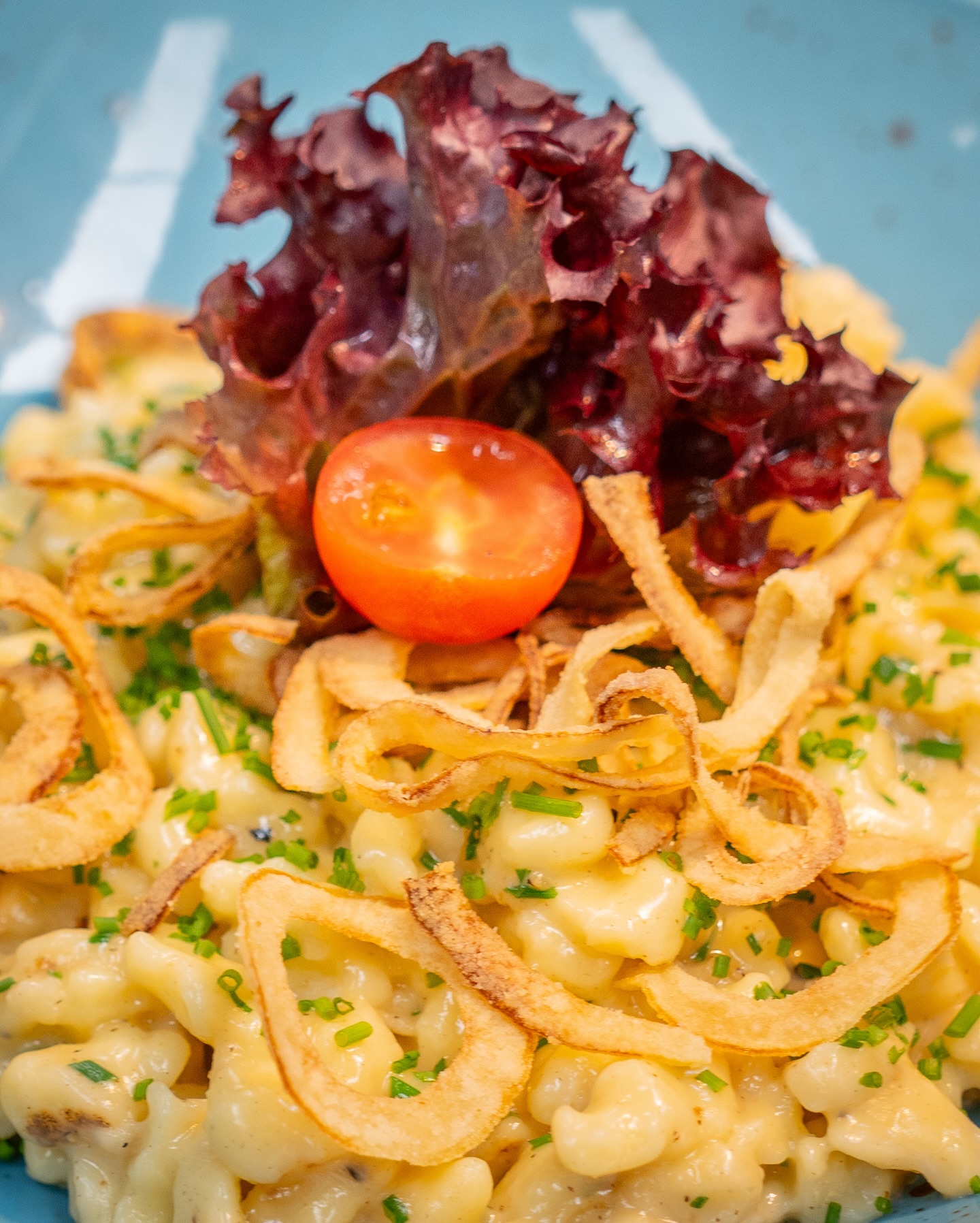 Kasspatzln mit Graukas & Röstzwiebeln aus unserer aktuellen Tageskarte! 🧀

#b3 #wattens #restaurant #bar #menü16#b3, #wattens, #restaurant, #bar, #menü