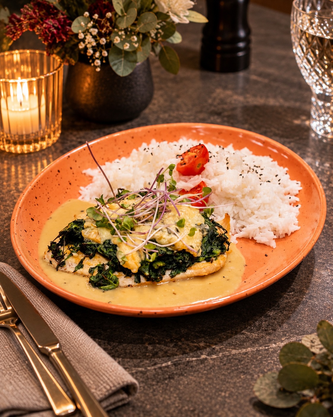 Gratinierte Hühnerbrust mit Reis & Rahmsauce aus unserer aktuellen Wochenkarte! 🍗🍚

#b3 #wattens #restaurant #menü #dinner8#b3, #wattens, #restaurant, #menü, #dinner