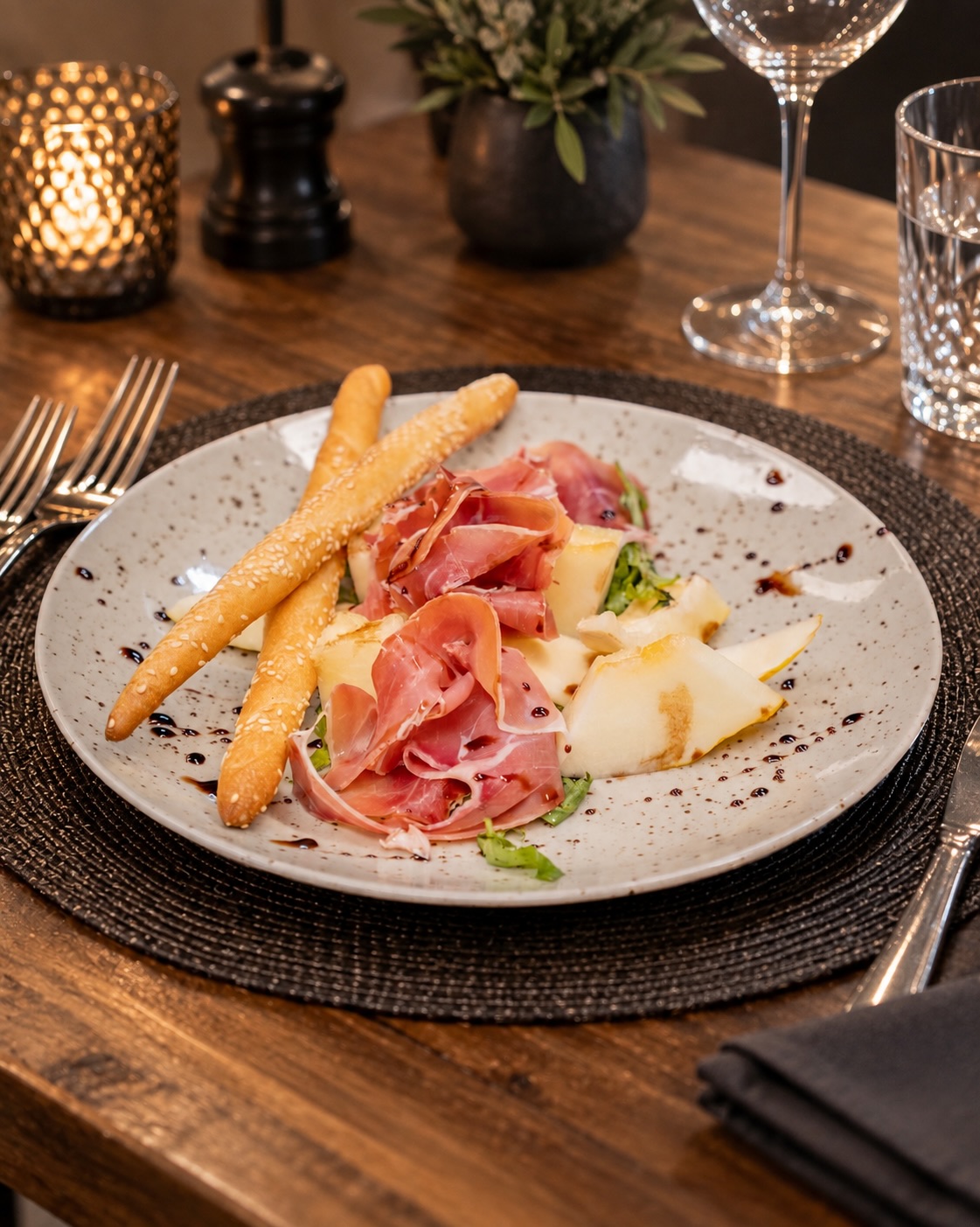 Prosciutto Melone aus unserer aktuellen Tageskarte! 🍈🥓

#restaurant #prosciutto #melone #aperitivo #menü5#restaurant, #prosciutto, #melone, #aperitivo, #menü