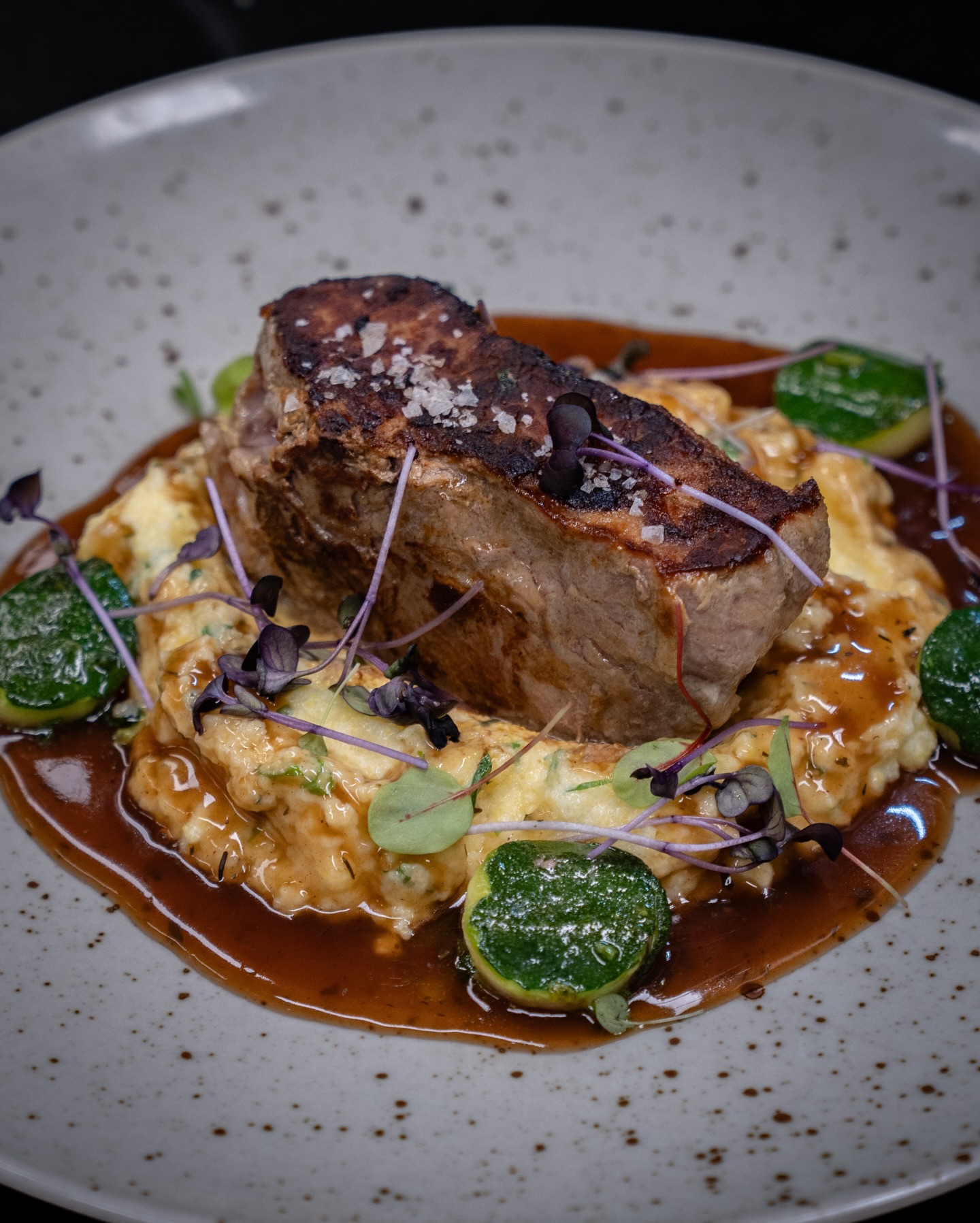 Kalbsrückensteak mit Polenta aus unserer aktuellen Tageskarte! 🐄🥩

#b3 #wattens #restaurant #menü #steak10#b3, #wattens, #restaurant, #menü, #steak