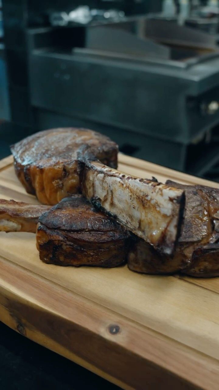 Tomahawk Steak 🥩 Auf Vorbestellung bei uns erhältlich! ✨#b3 #wattens #restaurant #bar #lounge #food #foodlover #drinks #beer #wine #party #events #catering #foodporn #instafood #dinner #breakfast #lunch #delicious #yummy #coffee #cafe #tasty #cocktails #homemade #gastro #gastronomie #tirol #menü18#b3, #wattens, #restaurant, #bar, #lounge, #food, #foodlover, #drinks, #beer, #wine, #party, #events, #catering, #foodporn, #instafood, #dinner, #breakfast, #lunch, #delicious, #yummy, #coffee, #cafe, #tasty, #cocktails, #homemade, #gastro, #gastronomie, #tirol, #menü
