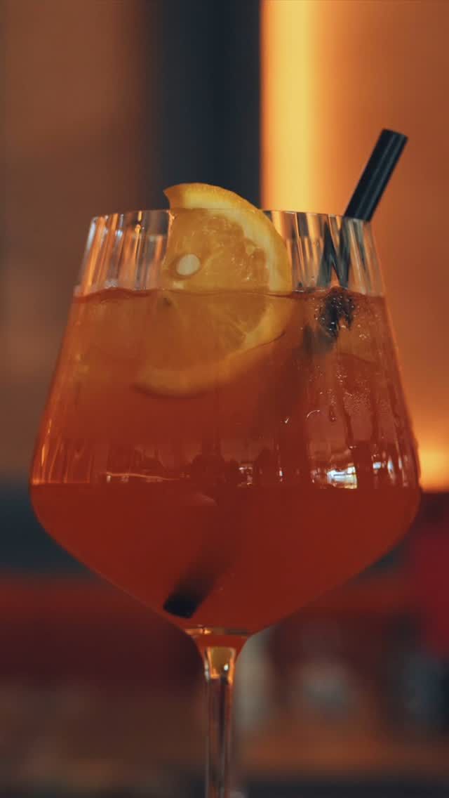 „Heute schon gespritzt?“ 🥂 Unsere aktuellen Sommer-Getränkekarten sind da! Kommt vorbei und genießt einen kühlen Spritzer auf unserer Terrasse! ☀️🍸#b3 #wattens #restaurant #bar #lounge #food #foodlover #drinks #beer #wine #party #events #catering #foodporn #instafood #dinner #breakfast #lunch #delicious #yummy #coffee #cafe #tasty #cocktails #homemade #gastro #gastronomie #tirol #menü18#b3, #wattens, #restaurant, #bar, #lounge, #food, #foodlover, #drinks, #beer, #wine, #party, #events, #catering, #foodporn, #instafood, #dinner, #breakfast, #lunch, #delicious, #yummy, #coffee, #cafe, #tasty, #cocktails, #homemade, #gastro, #gastronomie, #tirol, #menü
